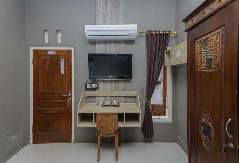 غرفة قياسية, Reddoorz Syariah At House Of Melati Kepanjen