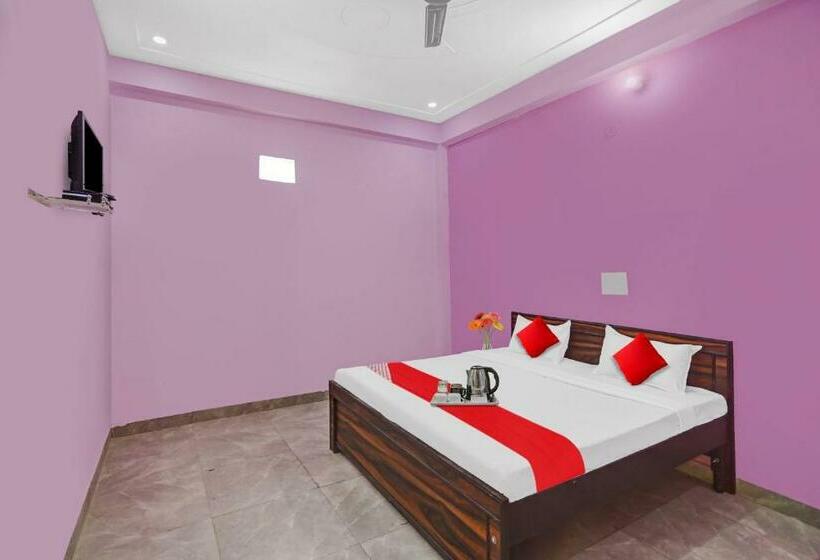 Habitació Triple Clàssica, Flagship Sweet Homes