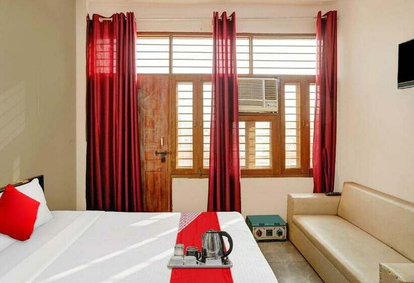 Habitació Triple Clàssica, Flagship Sweet Homes