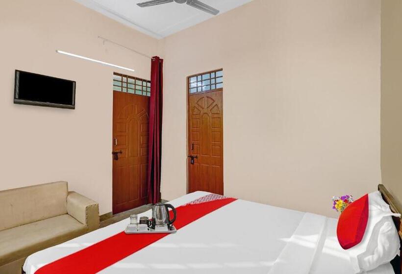 Habitació Triple Clàssica, Flagship Sweet Homes