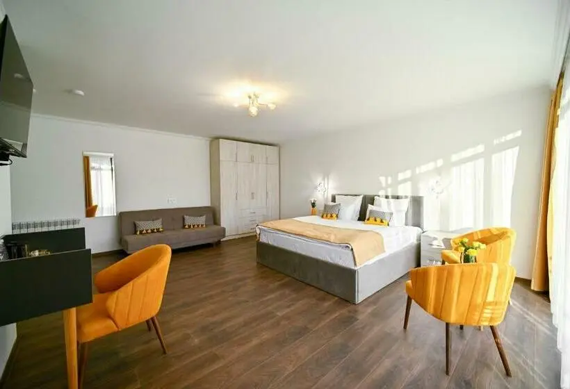 سوئیت با بالکن, Aurelia Hotel & Restaurant