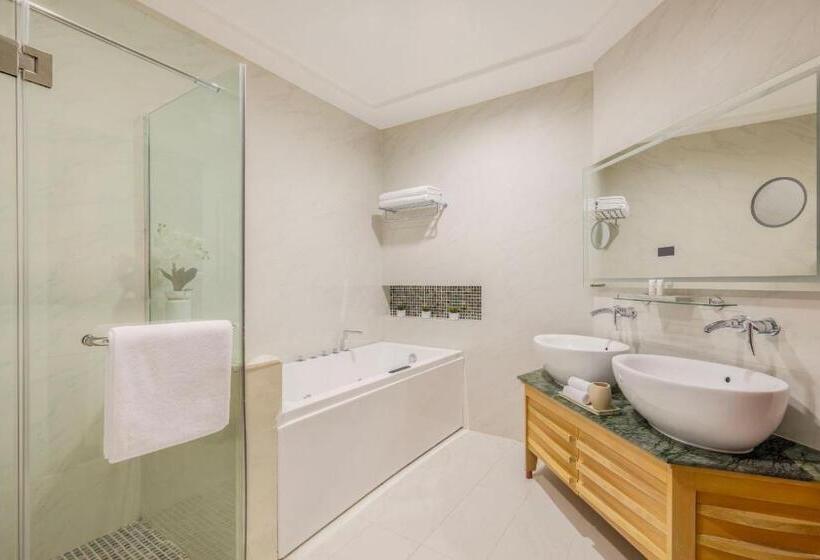 1 Bedroom Penthouse Apartment, Dusit Hotel & Suites   Doha