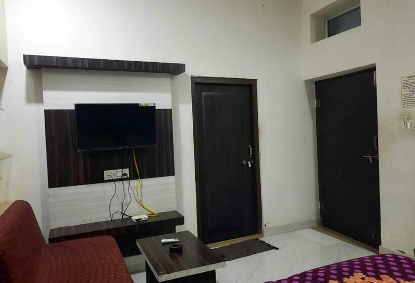 غرفة قياسية, Moon Bagh