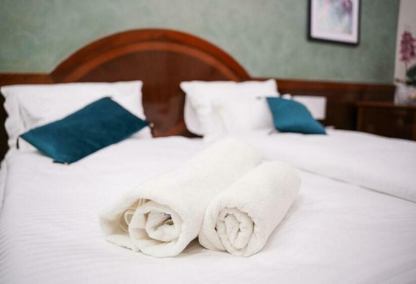 اتاق لوکس یک تخته, Laktaši