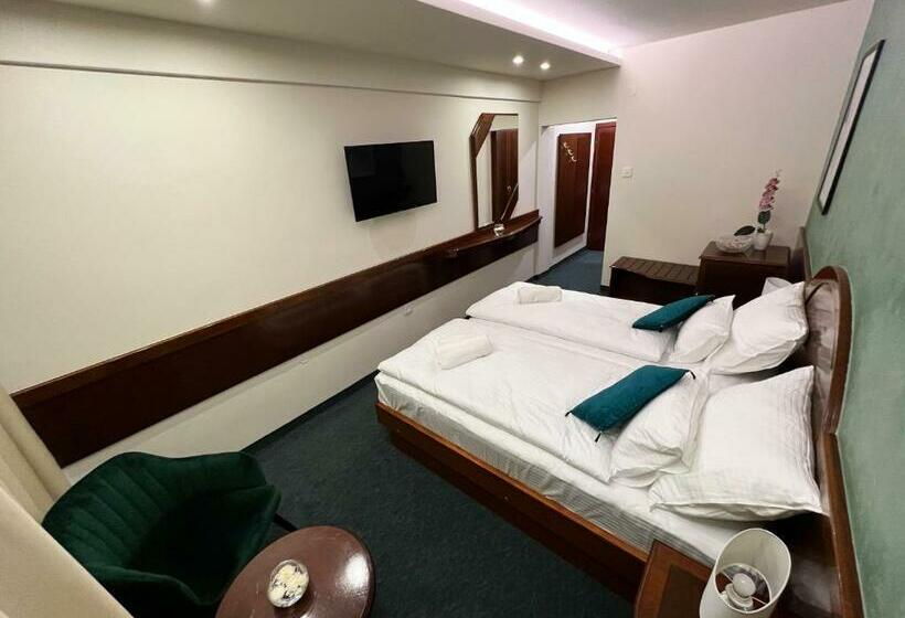 اتاق لوکس یک تخته, Laktaši