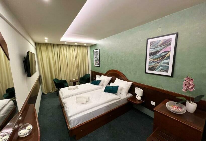 اتاق لوکس یک تخته, Laktaši