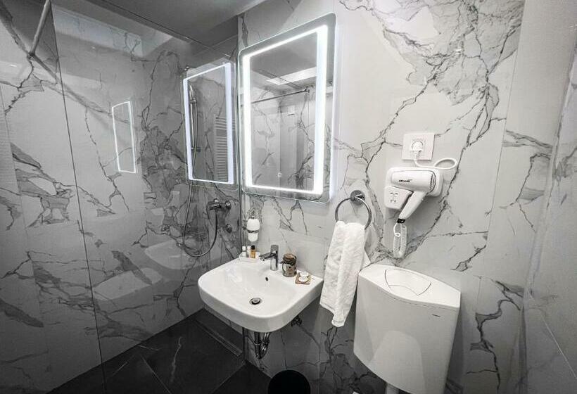 آپارتمان 1 خوابه با تراس, Laktaši