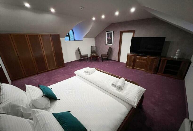 سوئیت با وان آب گرم, Laktaši