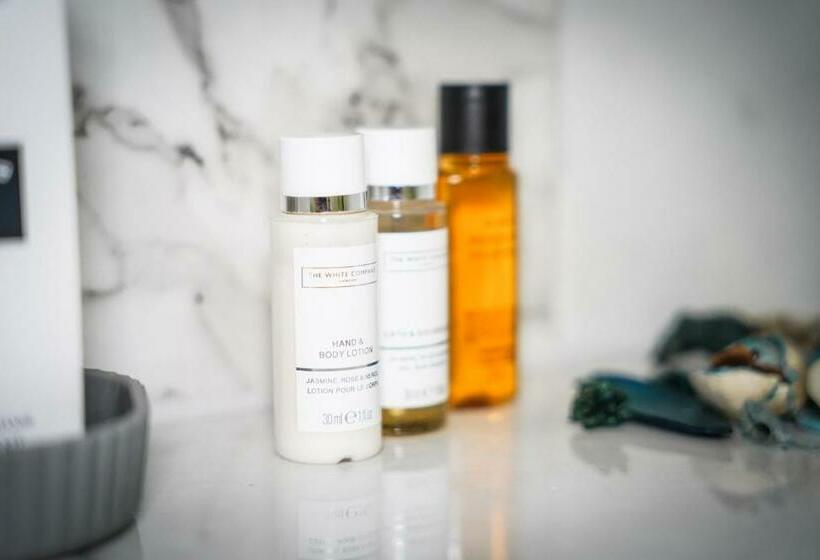 سوئیت با وان آب گرم, Laktaši