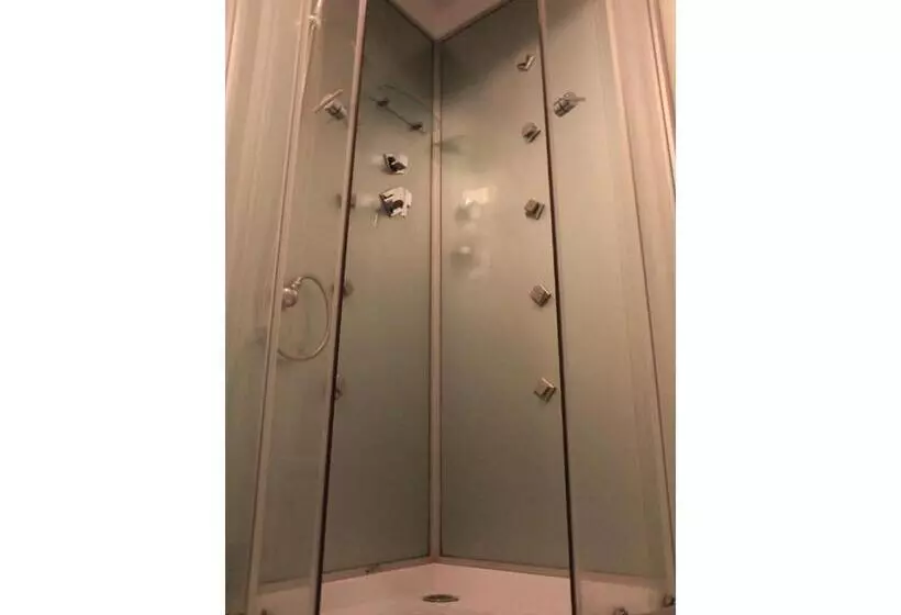 اتاق استاندارد سه نفره, Bed & Breakfast Penzion Brno