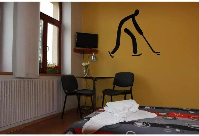 اتاق استاندارد سه نفره, Bed & Breakfast Penzion Brno