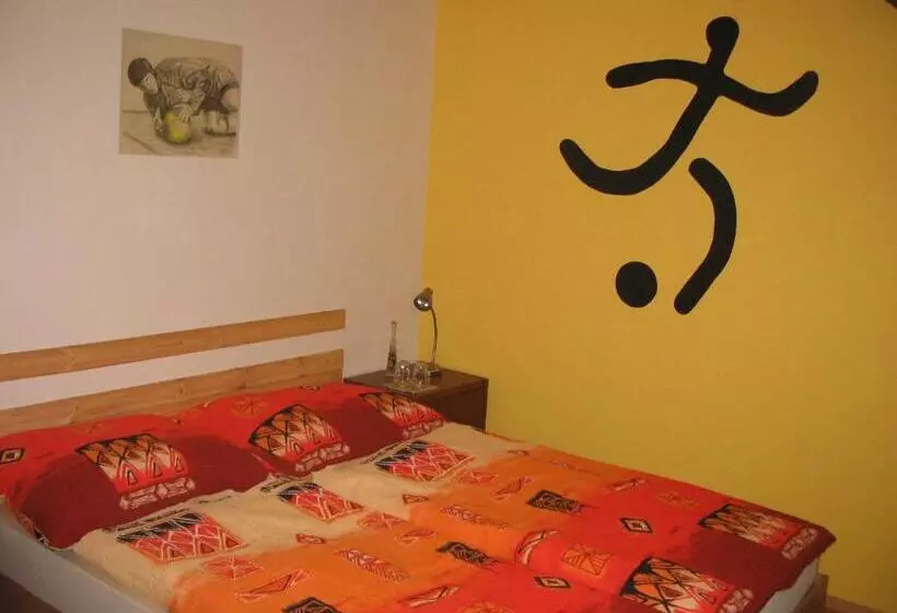 اتاق استاندارد سه تخته با سرویس بهداشتی مشترک, Bed & Breakfast Penzion Brno