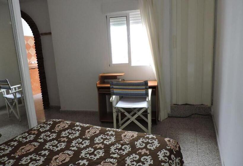 スタンダードスタジオ, Hospedaje Lisboa Algeciras