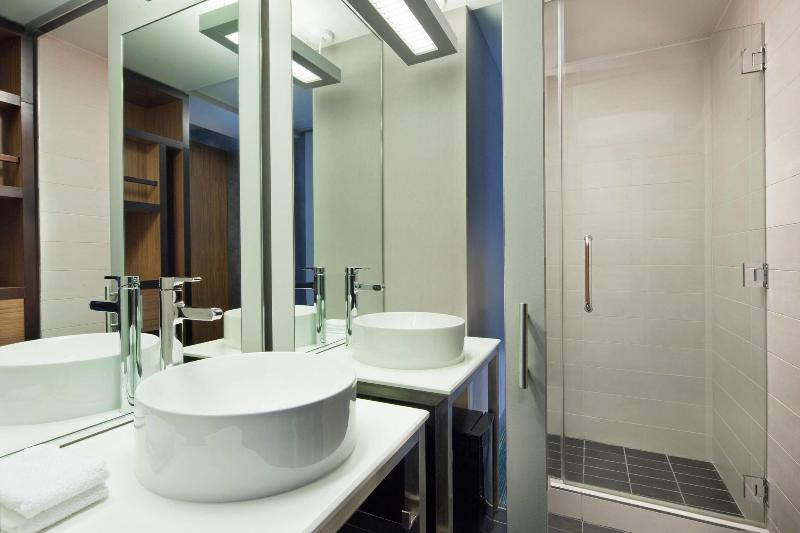 带大床的标准间, Aloft Manhattan Downtown Financial District