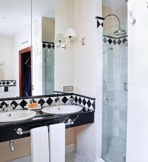 غرفة قياسية, Ateneo Sevilla