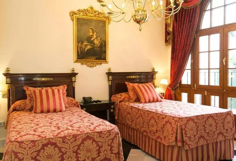 اتاق سوپریور, Ateneo Sevilla