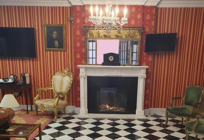 ジュニアスイート, Ateneo Sevilla