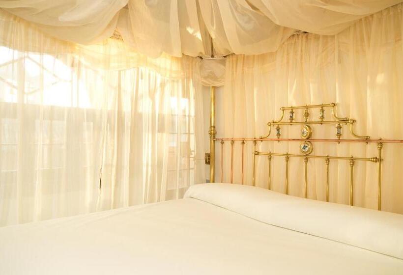 جناح جونيور, Ateneo Sevilla