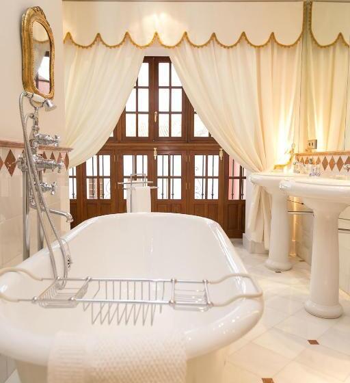 جناح جونيور, Ateneo Sevilla