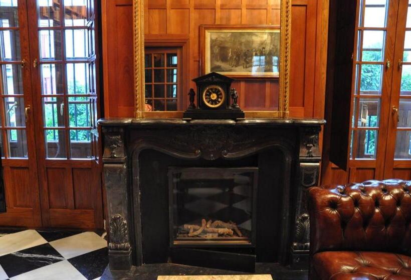 جناح جونيور ديلوكس, Ateneo Sevilla