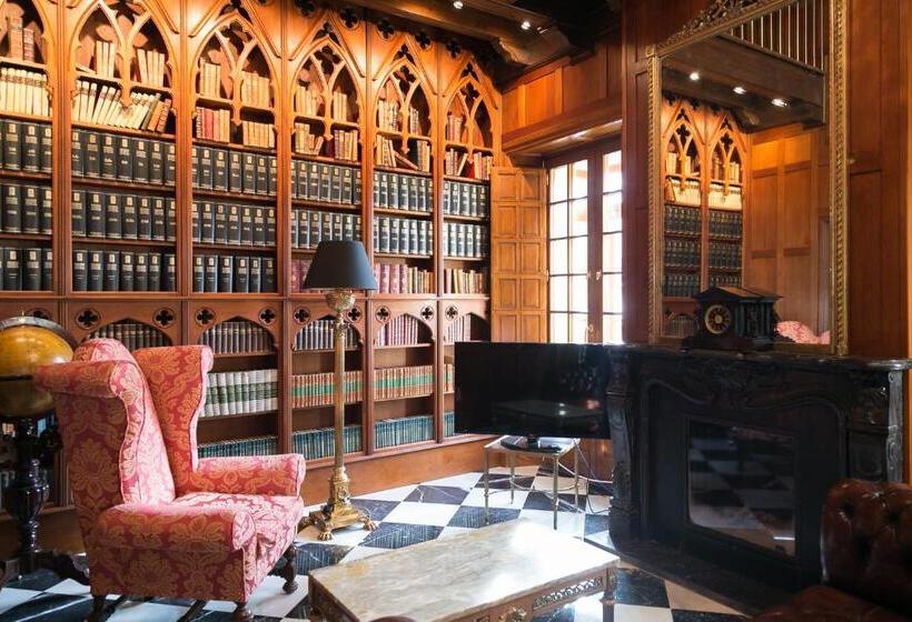 جناح جونيور ديلوكس, Ateneo Sevilla