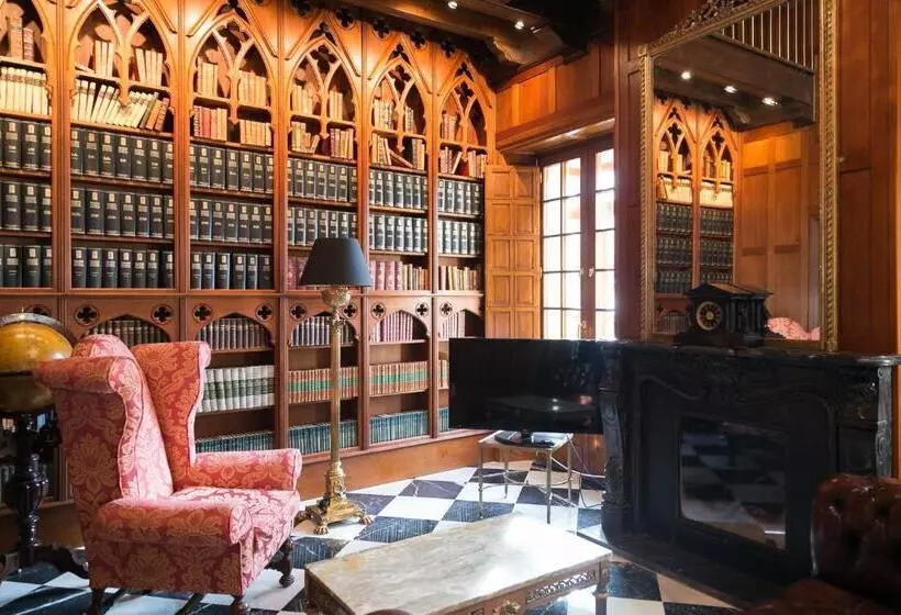 سوییت جونیور لوکس, Ateneo Sevilla