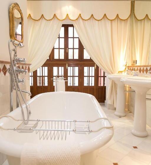 جناح جونيور, Ateneo Sevilla