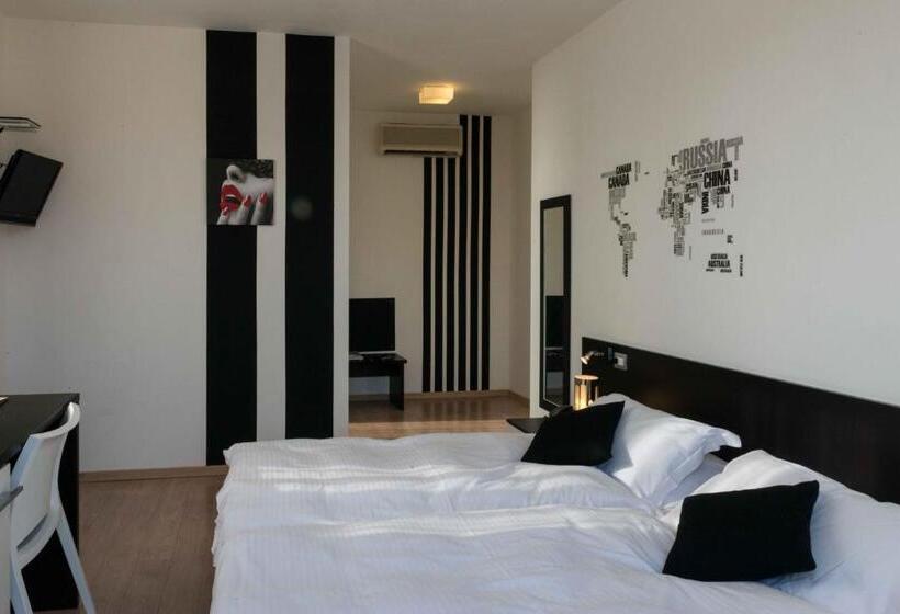 Habitació Estàndard, Berg