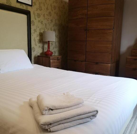 غرفة قياسية, Charlotte House