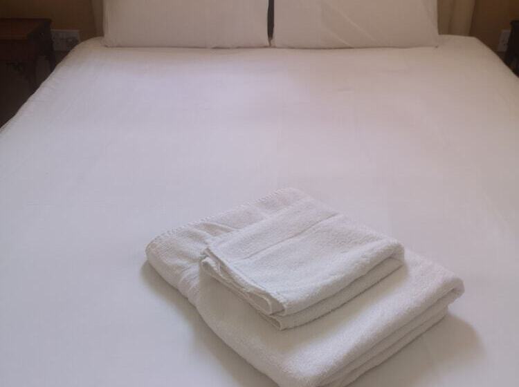 جناح سوبيريور, Charlotte House