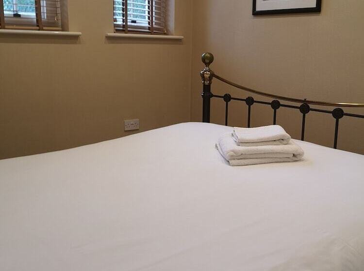 جناح سوبيريور, Charlotte House