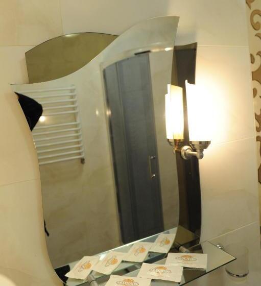 سوییت جونیور, Globus