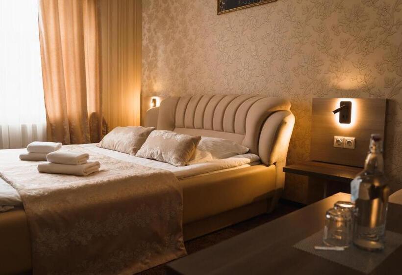 سوییت جونیور, Globus