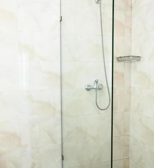 اتاق استاندارد چهار تخته, Globus