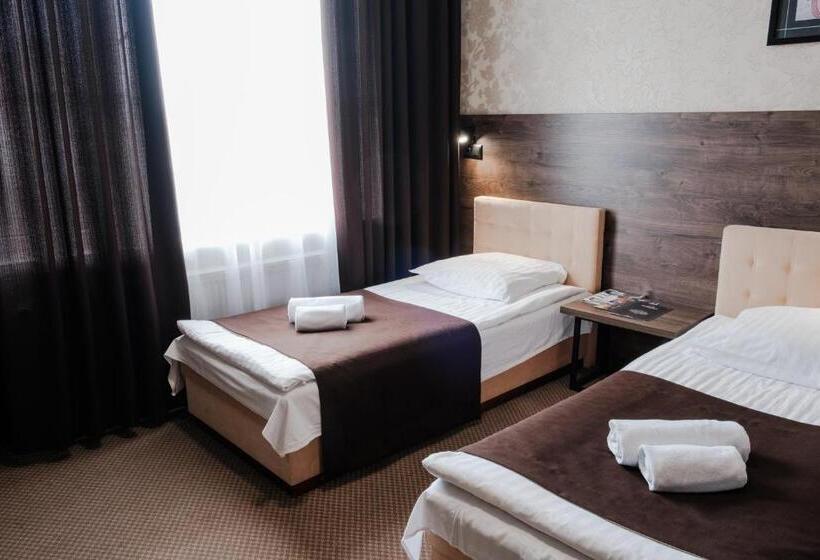 اتاق استاندارد چهار تخته, Globus