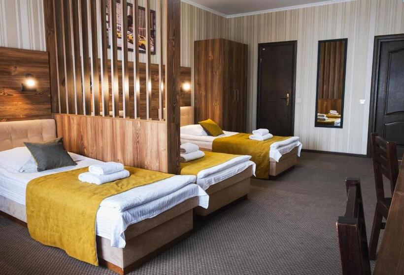 اتاق استاندارد چهار تخته, Globus