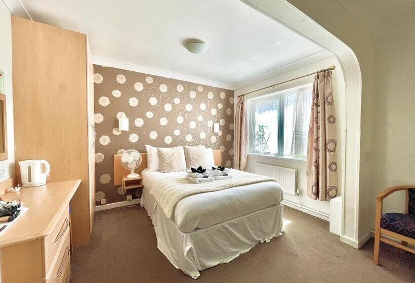 חדר משפחתי, The Durley Grange