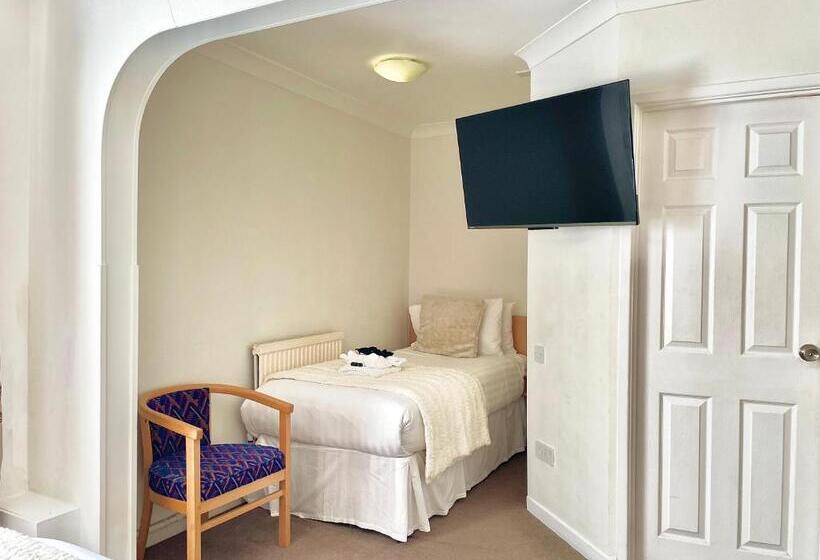 חדר משפחתי, The Durley Grange