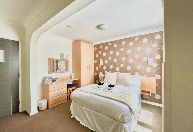 חדר משפחתי, The Durley Grange