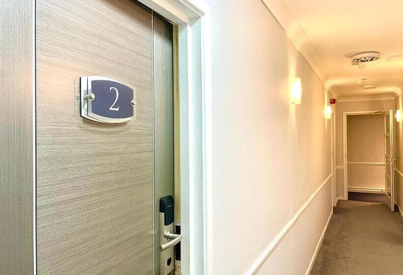 חדר דלוקס, The Durley Grange