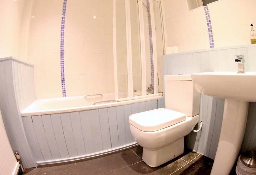 غرفة عائلية, Fairmount