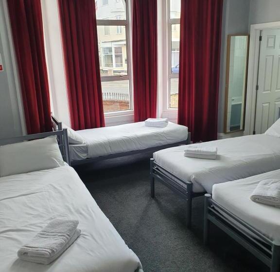 Четырехместный Номер Стандарт, Fairmount