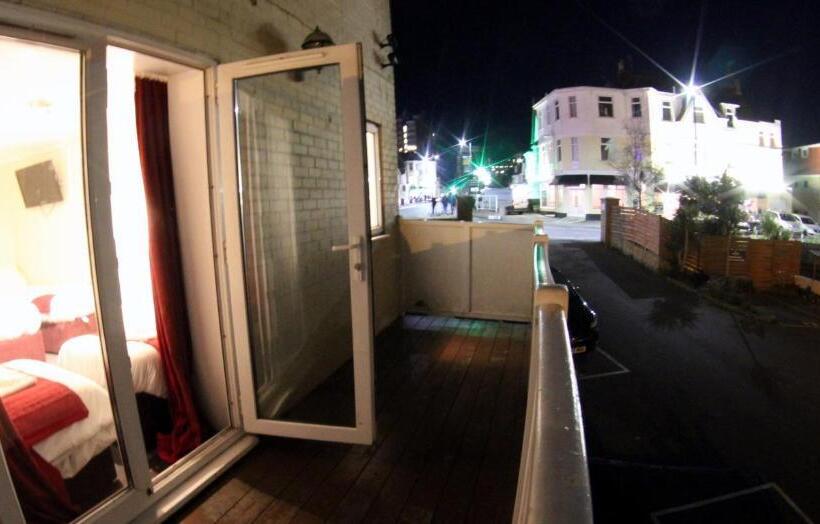 غرفة عائلية, Fairmount