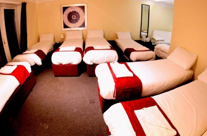 غرفة عائلية, Fairmount