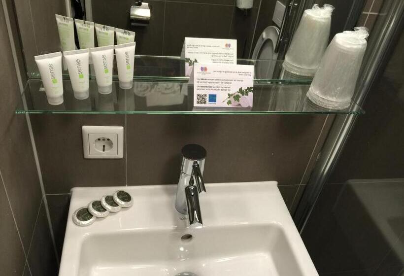 اتاق استاندارد چهار تخته, Fine Harmony