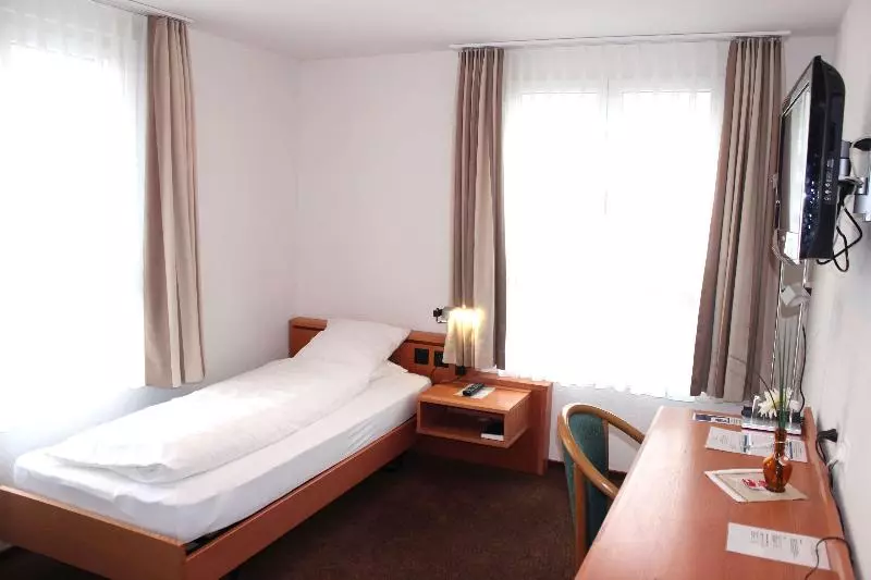 スタンダードシングルルーム, Freihof Swiss Lodge