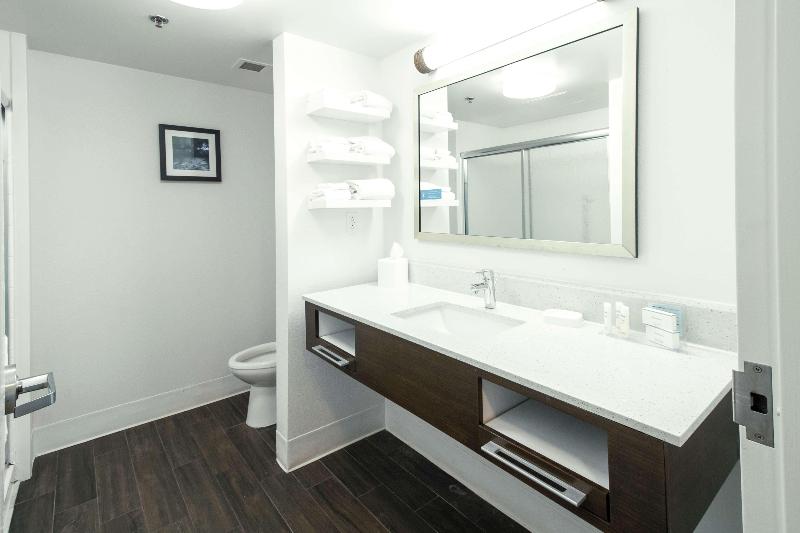 Номер Стандарт, Hilton Garden Inn Roanoke