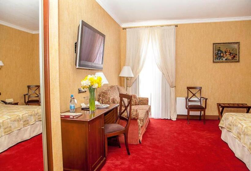 سوییت جونیور, Optima Collection Kamianets Podilskyi