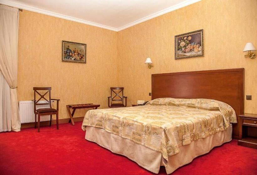 سوییت جونیور, Optima Collection Kamianets Podilskyi