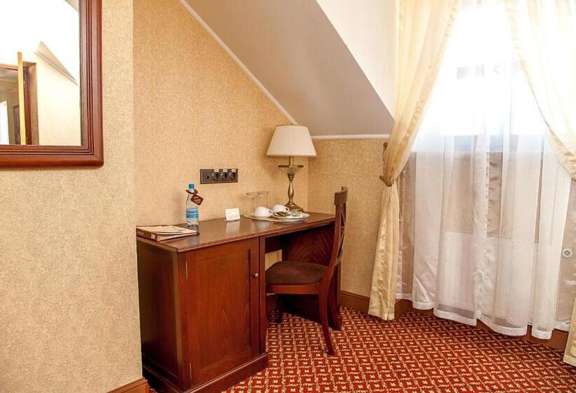 سوییت جونیور, Optima Collection Kamianets Podilskyi